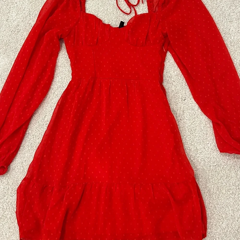 RED DRESS - Picture 4 of 6